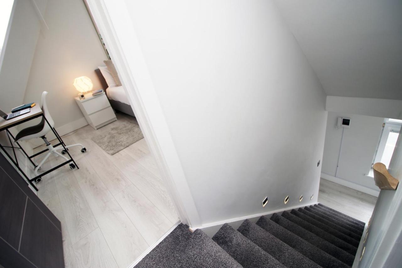 New 2 Bed Comfort - Functional - Secure - Private Кардиф Екстериор снимка