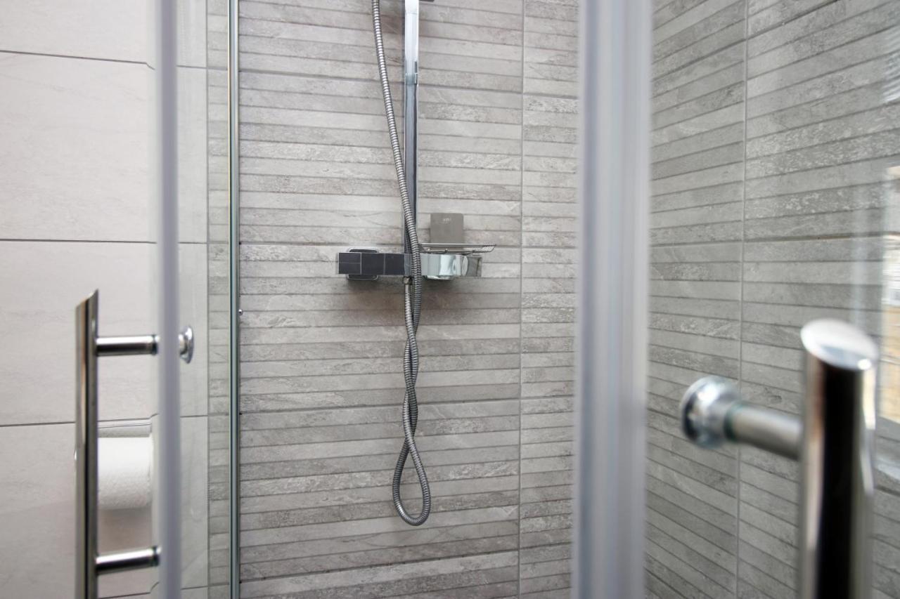 New 2 Bed Comfort - Functional - Secure - Private Кардиф Екстериор снимка
